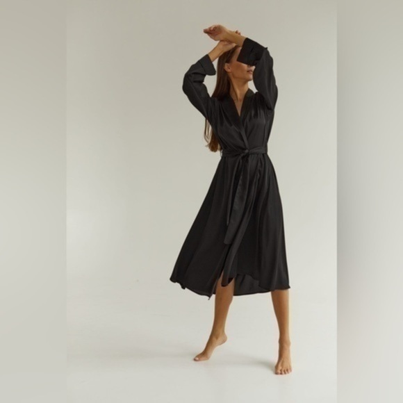 Mjrever BRIDGETTE LONG BLACK Silk SATIN ROBE - Picture 1 of 14